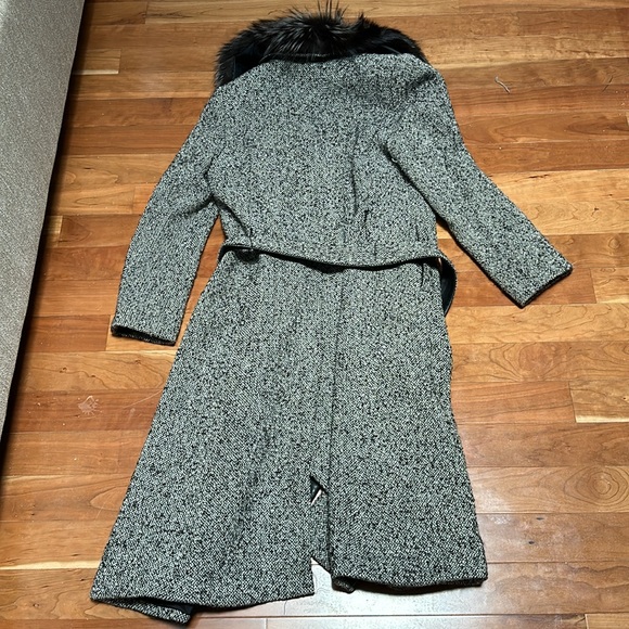 Elie Tahari tweed coat with fur collar size small - Picture 8 of 11